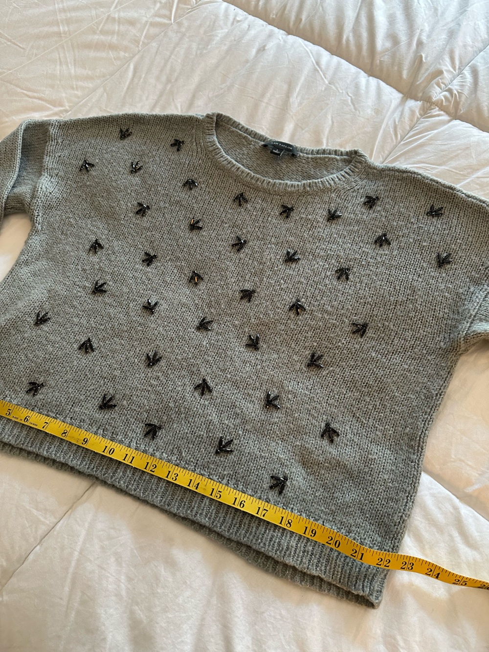 Ann Taylor Embellished Crewneck Sweater size large - Picture 11 of 13
